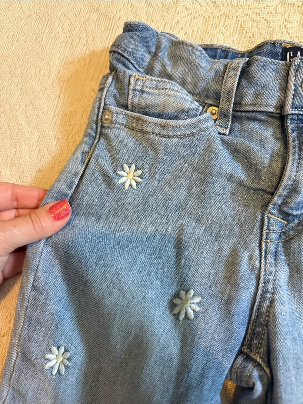 Gap kids high rise 70s flare embroidered daisy jeans